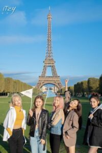 Paris et ITZY 2020 one on netflix