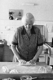 Familiengruft – Ein Liebesgedicht an meine Mutter 1983 one on netflix